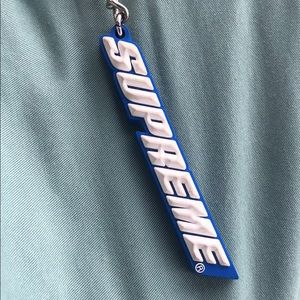 Supreme Spring 2018 key chain